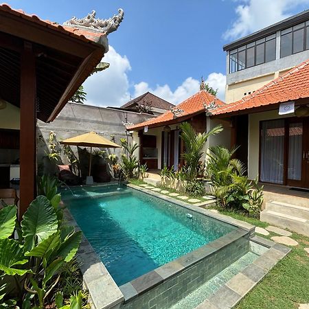 Cempaka Kembar Guest House Ubud Esterno foto
