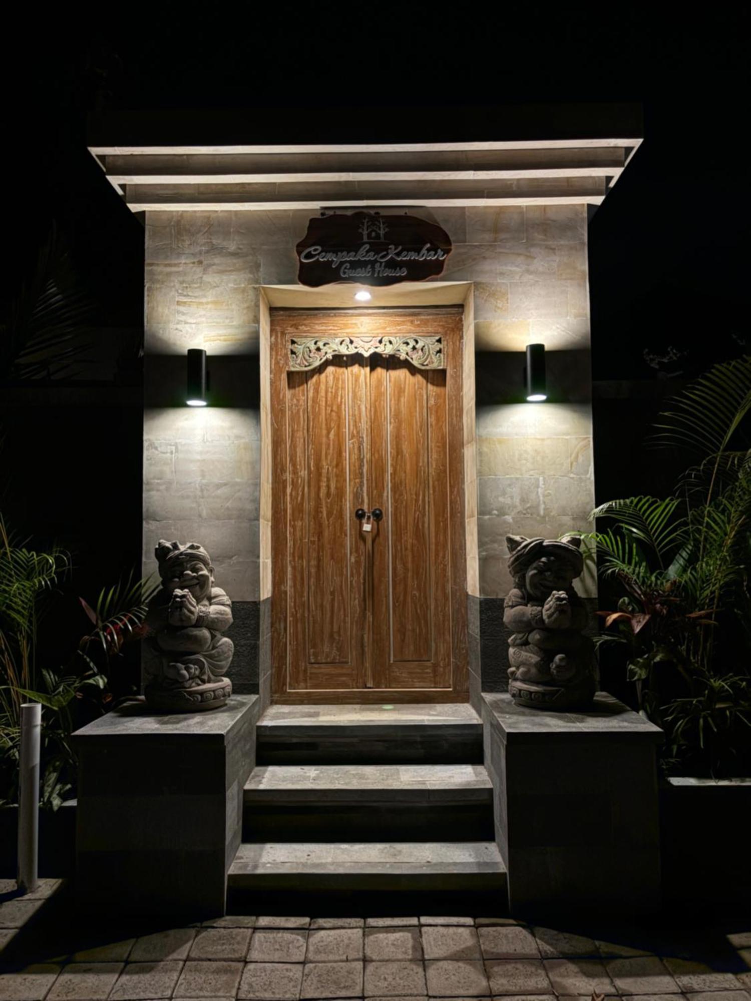 Cempaka Kembar Guest House Ubud Esterno foto