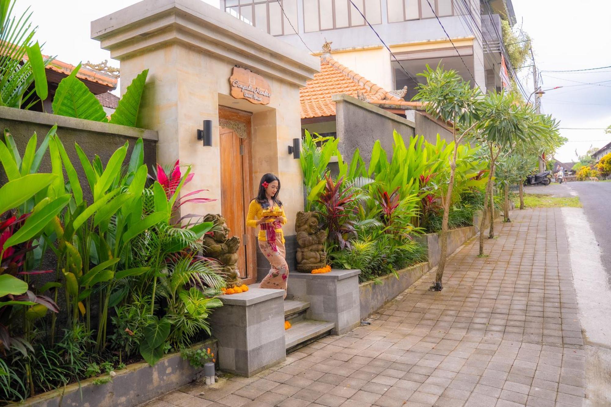Cempaka Kembar Guest House Ubud Esterno foto